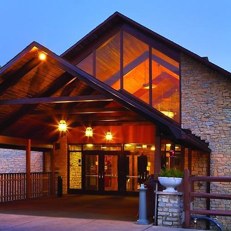 Burr Oak Lodge And Conference Center Glouster Экстерьер фото