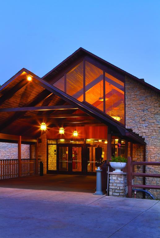 Burr Oak Lodge And Conference Center Glouster Экстерьер фото